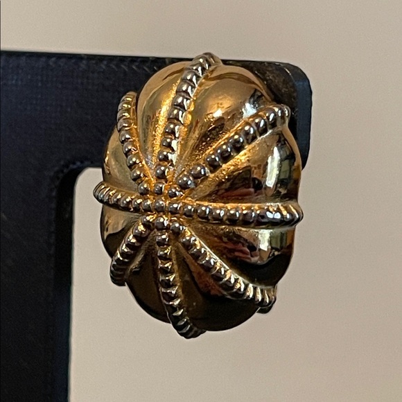 Vintage Burberrys Gold Plated Domed Shaped Starburst Clip-on Earrings - Picture 7 of 8